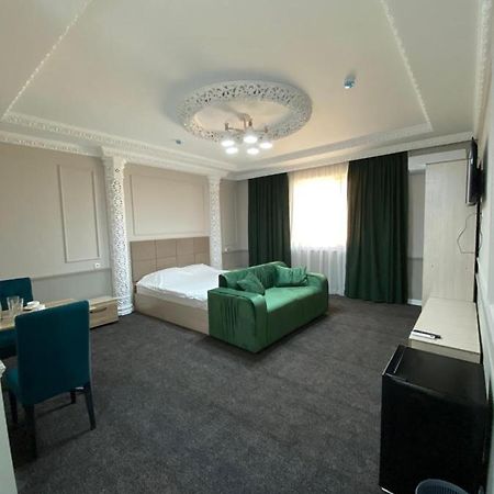 Sapphire Hotels Тараз Екстериор снимка