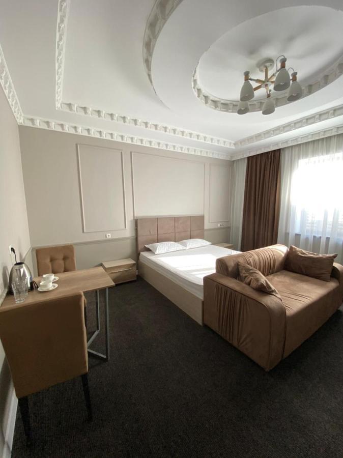 Sapphire Hotels Тараз Екстериор снимка