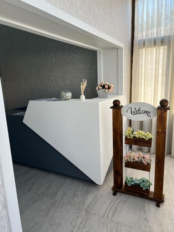 Sapphire Hotels Тараз Екстериор снимка