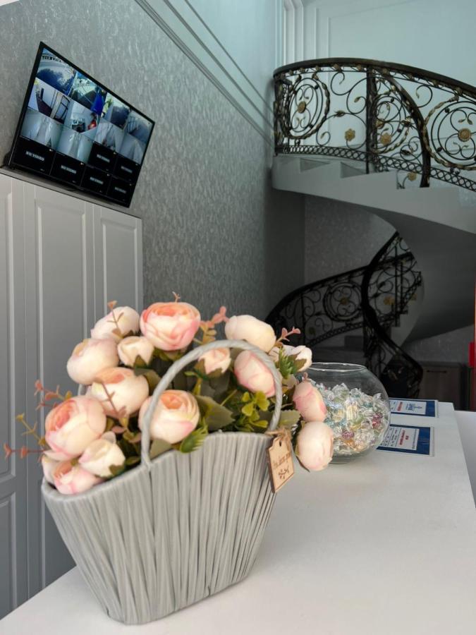 Sapphire Hotels Тараз Екстериор снимка